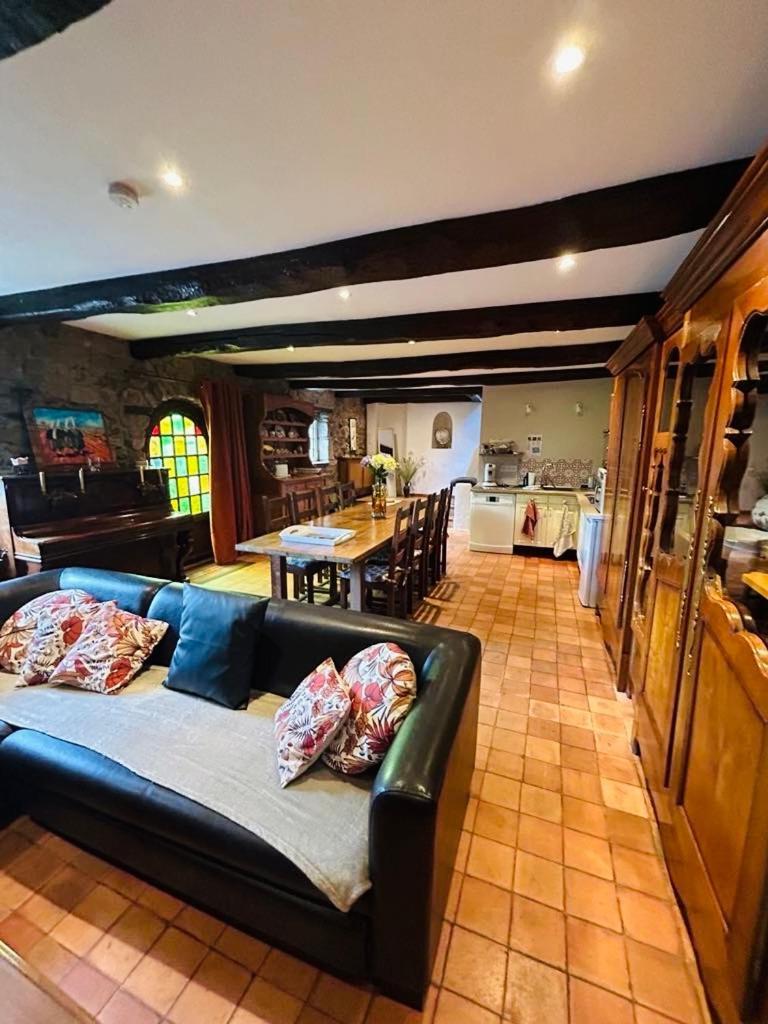 Maison Traditionnelle Bretonne Proche De La